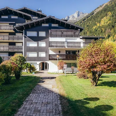 Apartment Au Pied Des Pistes Avec Superbe Vue Et Parking Prive - Fr-1-343-217 Chamonix
